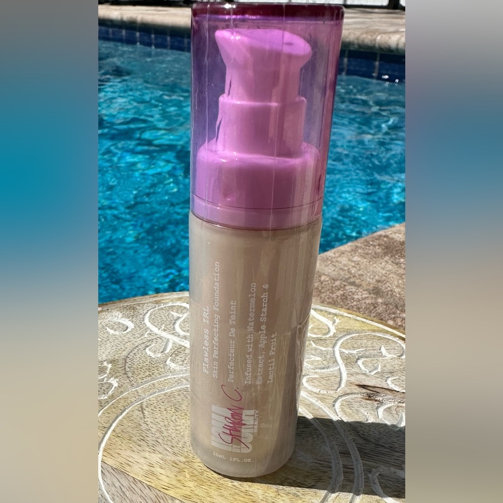 UOMA beauty by Sharon C. IRL foundation white Pearl T1 sealed and brand new